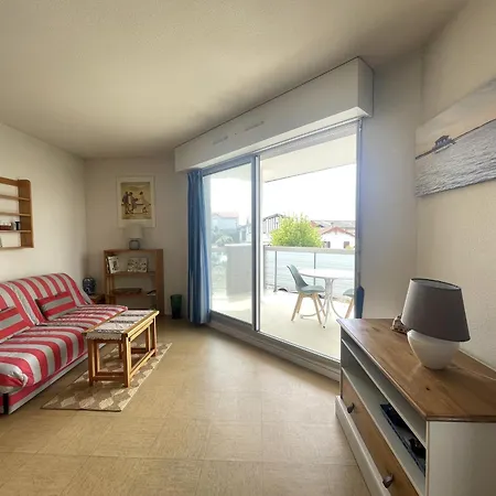 T3 Spacieux A L'aiguillon, Pour 6 Pers. Avec Terrasse, Proche Plages Et Commerces - Fr-1-420-150